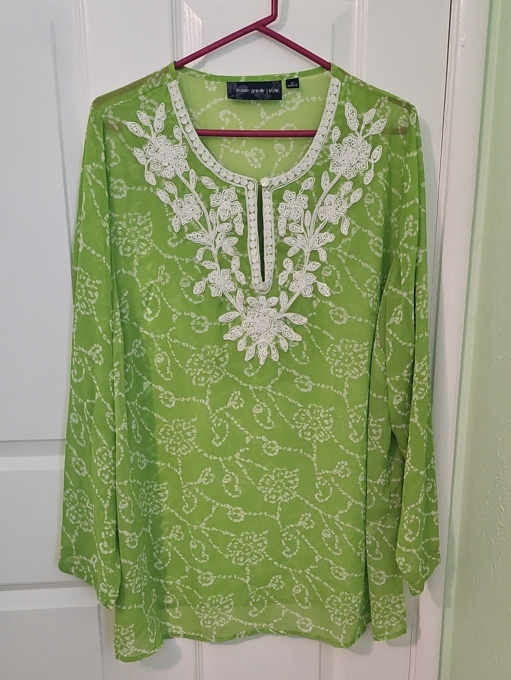 Susan Graver Embroidered Neckline Lightweight Tunic Top Womens 1X Green Sheer